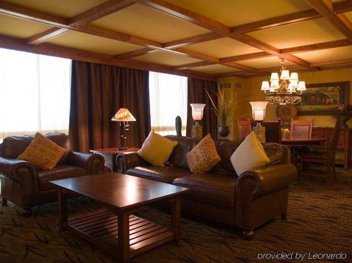 Crowne Plaza Tulsa Hotel Southern Hills Interior foto