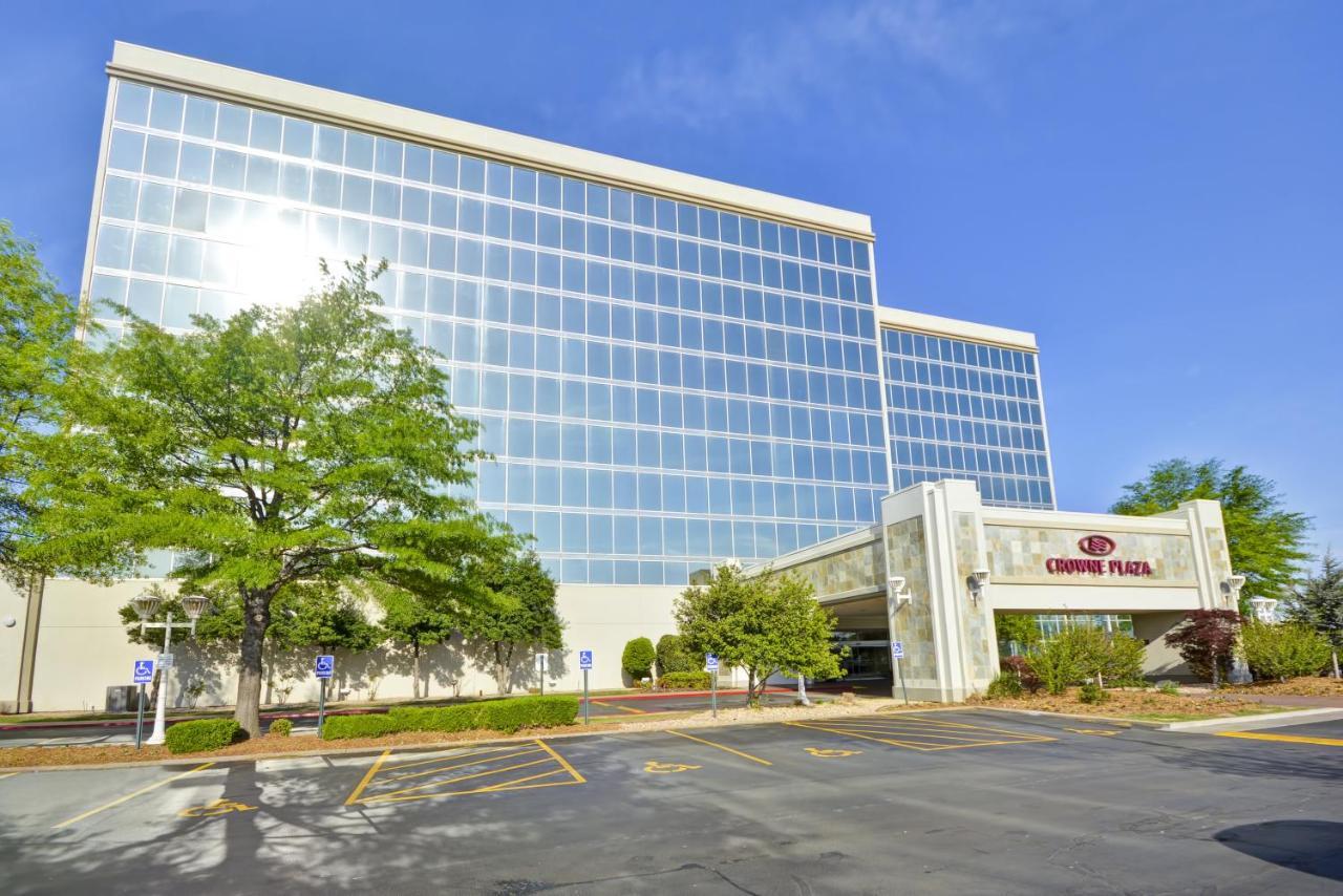 Crowne Plaza Tulsa Hotel Southern Hills Exterior foto
