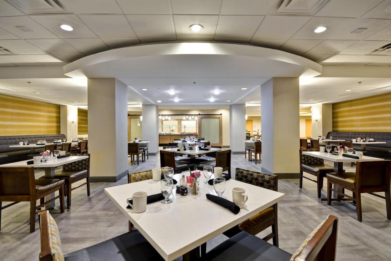 Crowne Plaza Tulsa Hotel Southern Hills Exterior foto